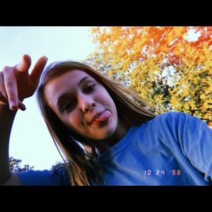 Meet your Posher, Kayla